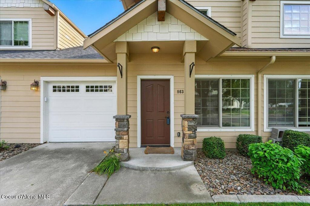 Photo of 863 WILLOW LAKE Lake, Coeur dAlene, ID 83815 (MLS # 25-8840)