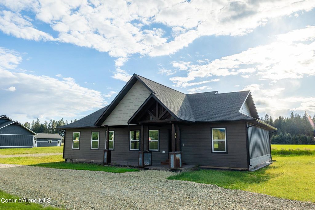 Photo of 454 Division St, Moyie Springs, ID 83845 (MLS # 25-1099)