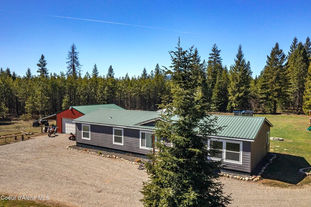 Photo of 4062 Seasons Rd Rd, Rathdrum, ID 83858 (MLS # 25-9931)