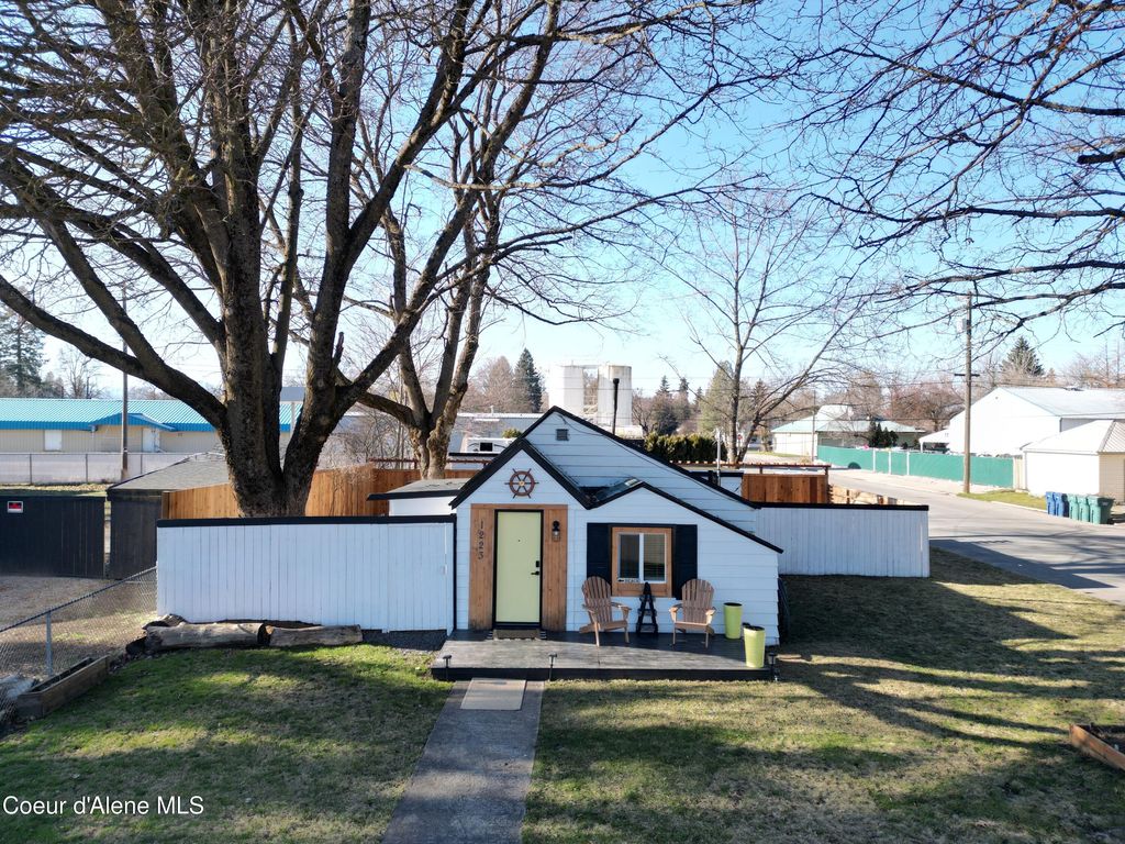 Photo of 1223 1ST St, Coeur dAlene, ID 83814 (MLS # 26-869)