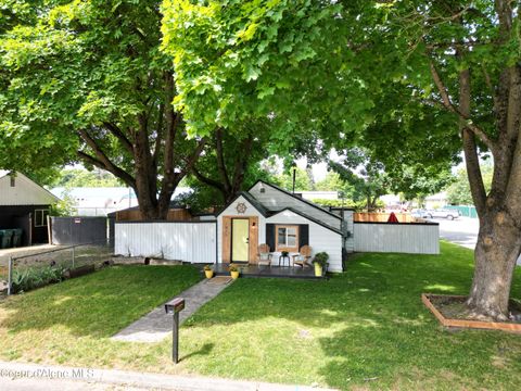 Homes For Sale - 1223 1st St<br/> Coeur d'Alene, ID 83814