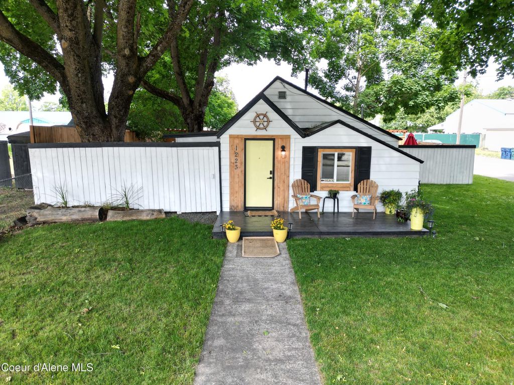 Photo of 1223 1ST St, Coeur dAlene, ID 83814 (MLS # 26-869)