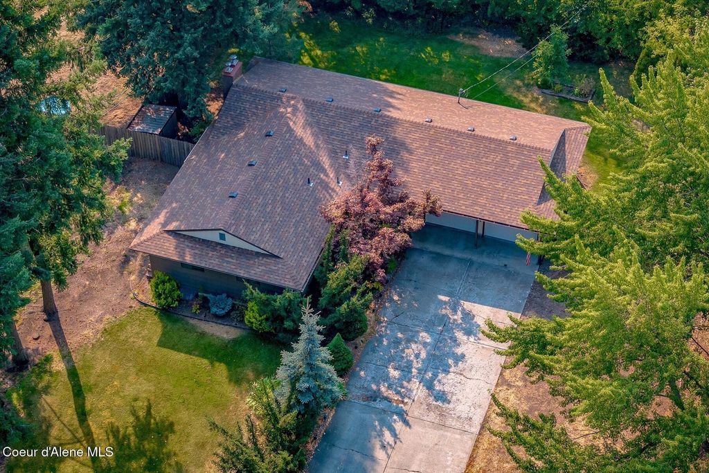 Photo of 11191 Jonathan St, Hayden, ID 83835 (MLS # 25-9173)