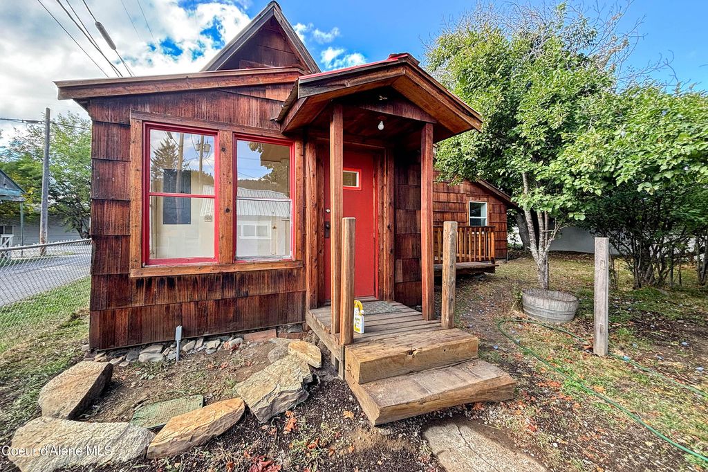 Photo of 220 Main St, Clark Fork, ID 83811 (MLS # 25-10266)