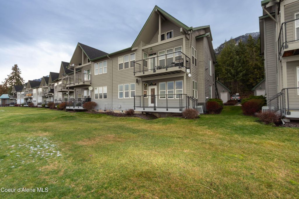 Photo of 46700 Highway 200 # 302, Hope, ID 83836 (MLS # 26-445)