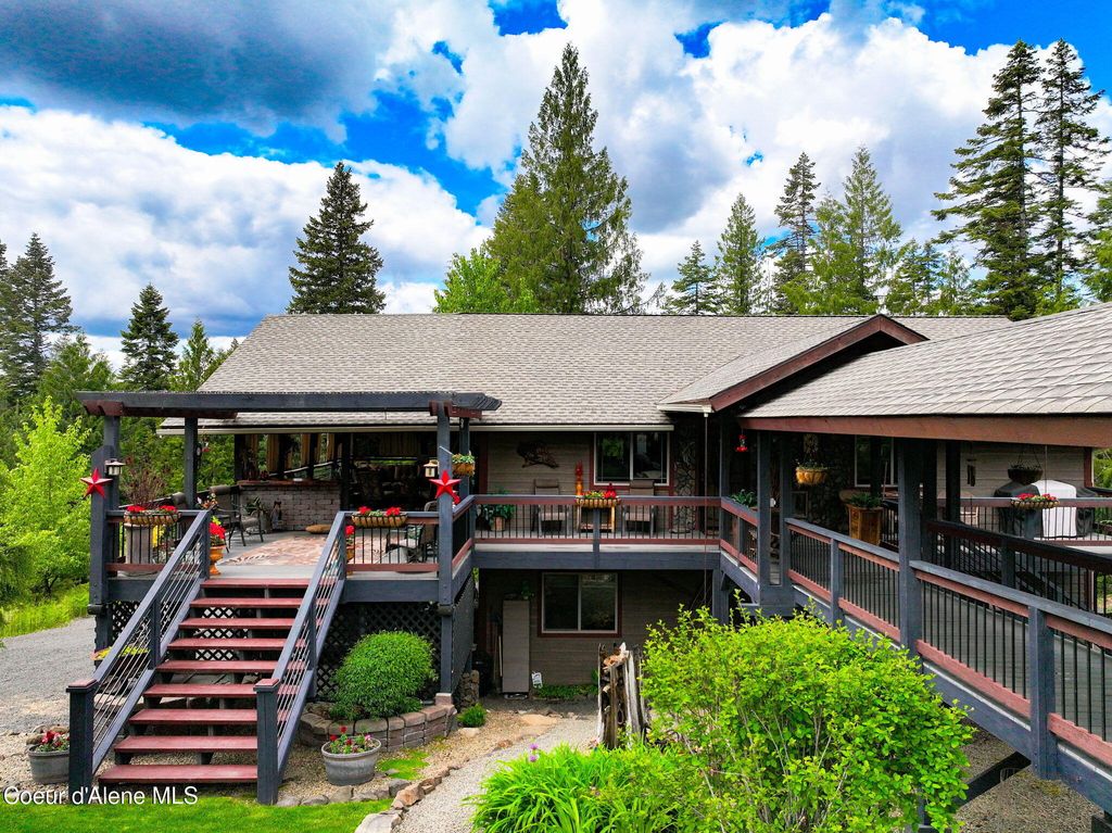 Photo of 629 Flat Creek Creek, St. Maries, ID 83861 (MLS # 25-8520)