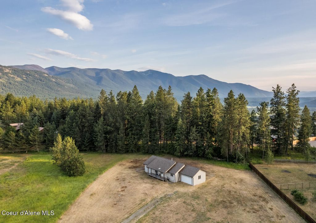 Photo of 156 Promise Lane Lane, Moyie Springs, ID 83845 (MLS # 25-6652)