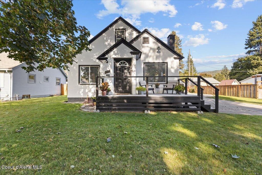Photo of 1303 ST MARIES, Coeur dAlene, ID 83814 (MLS # 25-10262)
