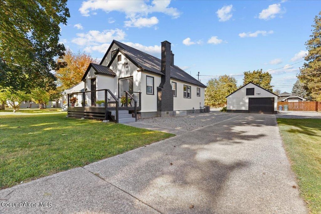 Photo of 1303 ST MARIES, Coeur dAlene, ID 83814 (MLS # 25-10262)