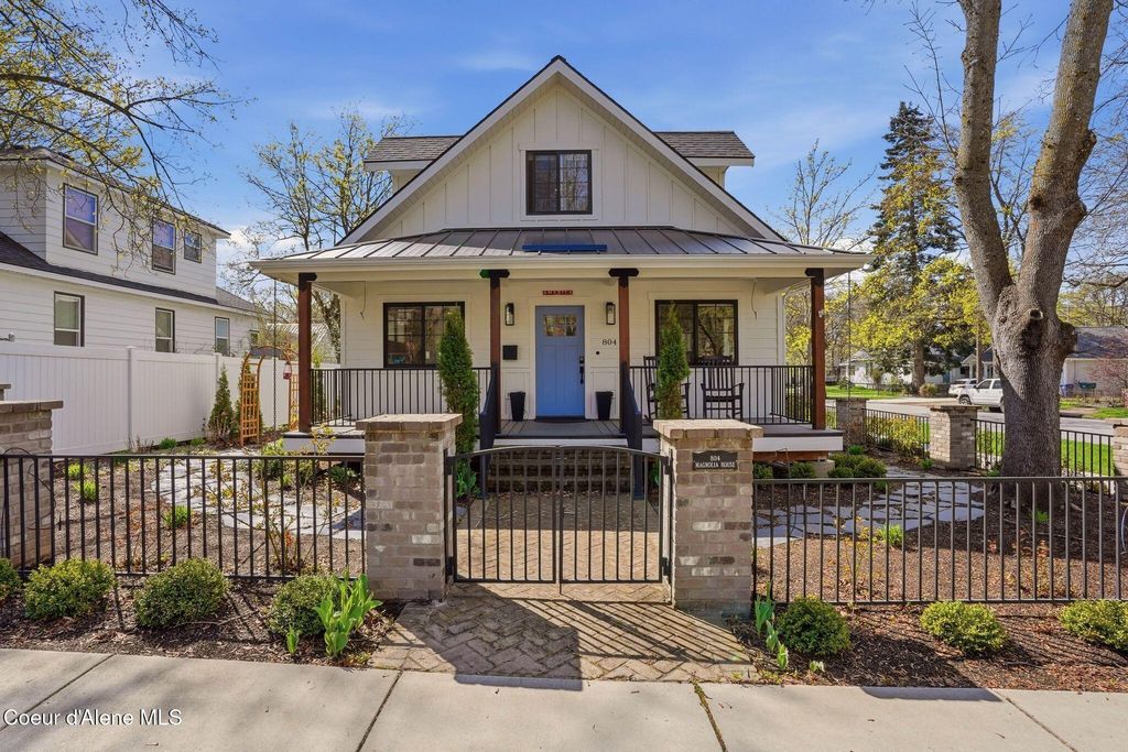 Photo of 804 WALLACE Ave, Coeur dAlene, ID 83814 (MLS # 26-3831)