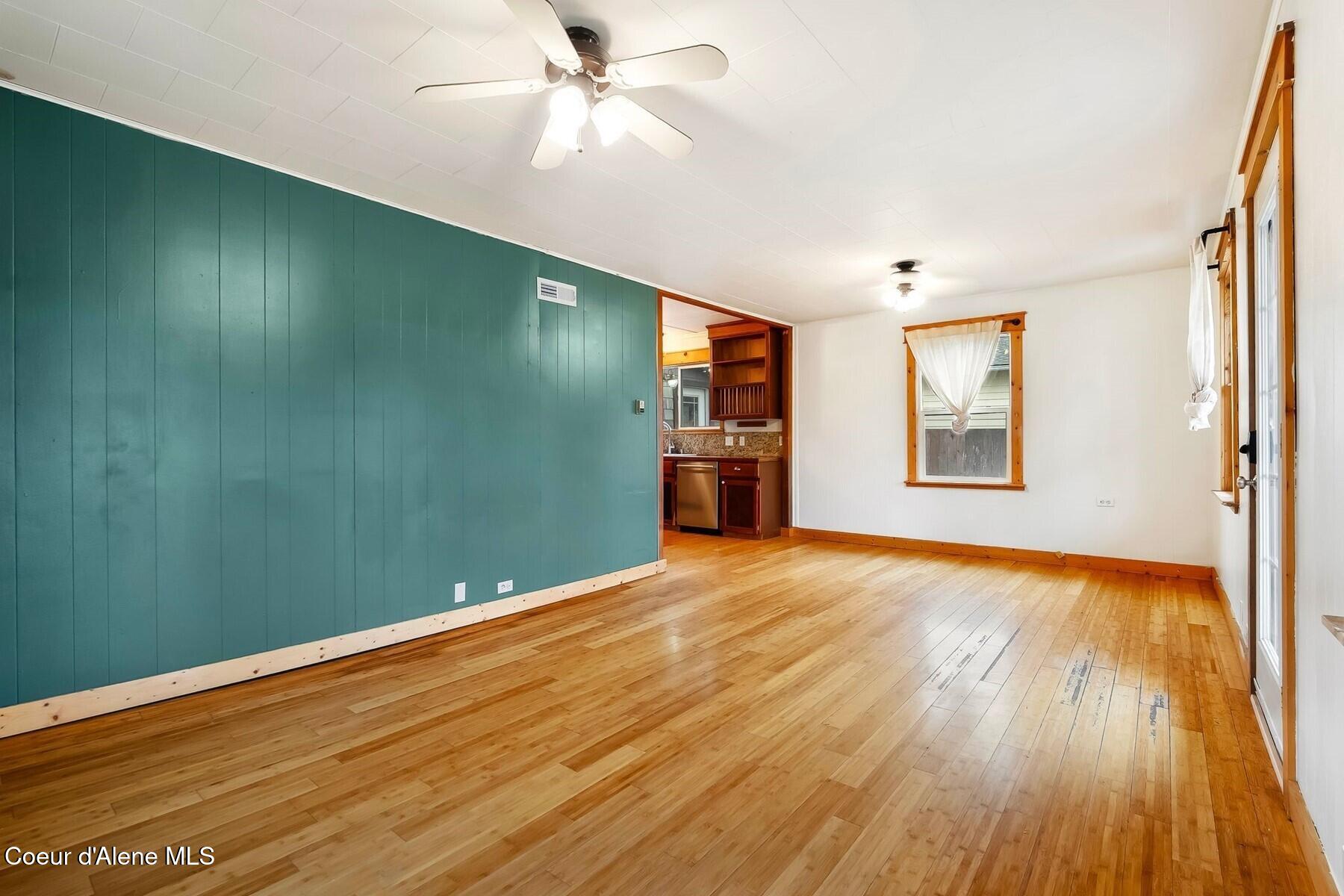1224 Larch