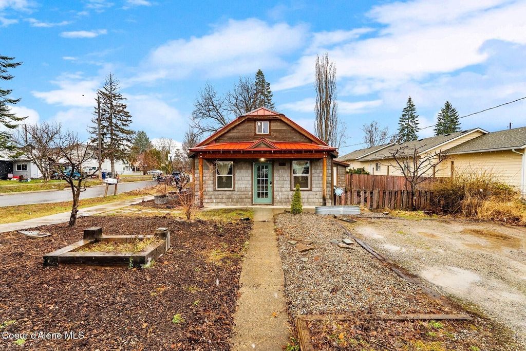 Photo of 1224 Larch St, Sandpoint, ID 83864 (MLS # 26-2280)