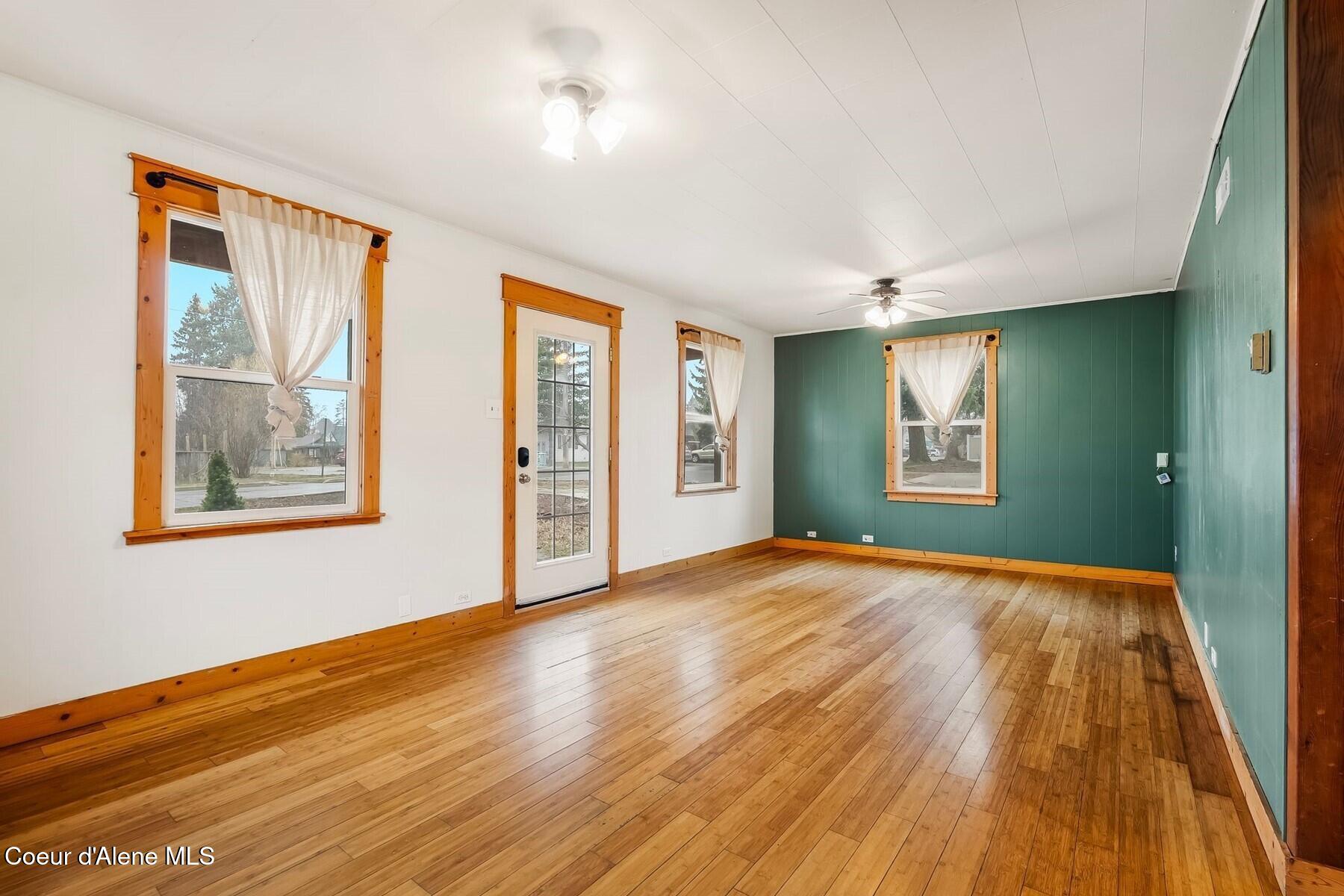 1224 Larch