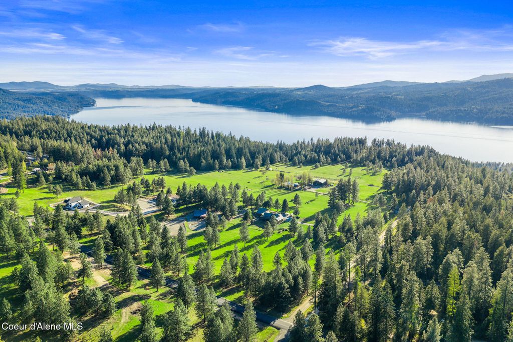 Photo of 1512 OPEN GATE Ln, Harrison, ID 83833 (MLS # 26-4317)