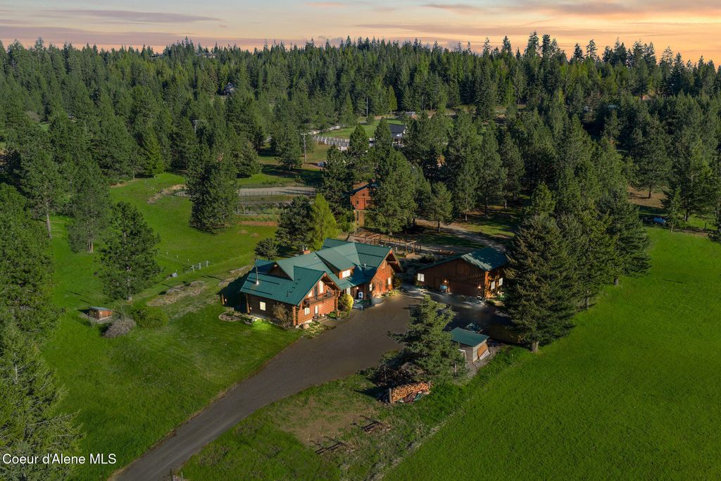 Photo of 1512 OPEN GATE Ln, Harrison, ID 83833 (MLS # 26-4317)