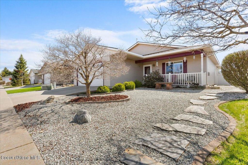 Photo of 8514 Grand Teton St, Rathdrum, ID 83858 (MLS # 26-1958)