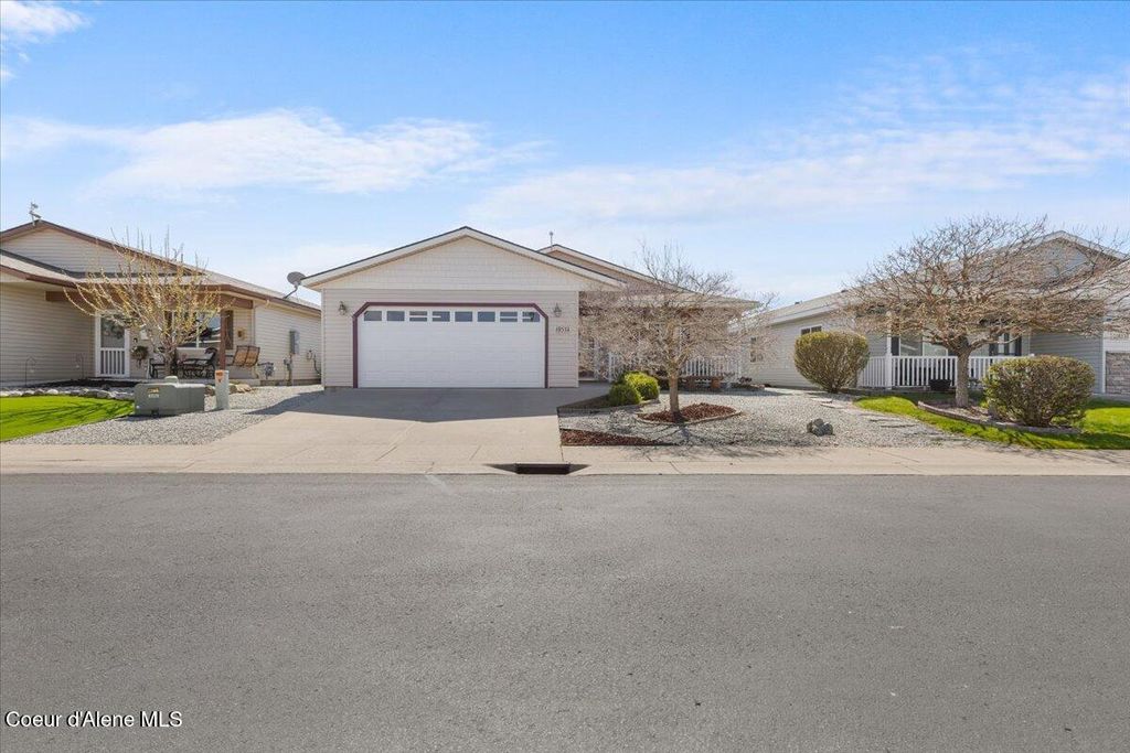 Photo of 8514 Grand Teton St, Rathdrum, ID 83858 (MLS # 26-1958)