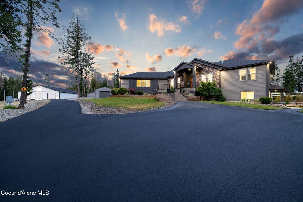 Photo of 15746 Pinewood Way, Hayden, ID 83835 (MLS # 26-7327)