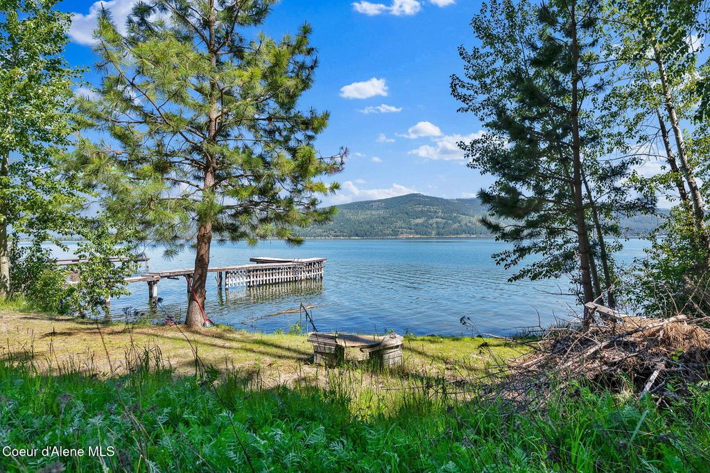 Photo of 702 Merton Ave, Sandpoint, ID 83864 (MLS # 25-4172)