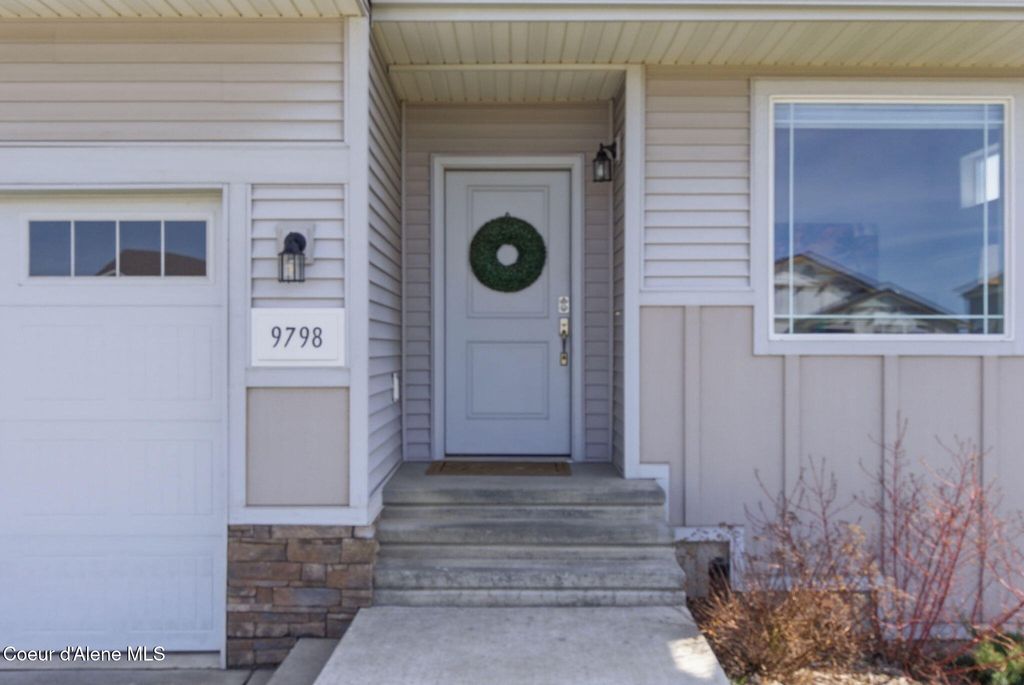 Photo of 9798 Heston Loop, Hayden, ID 83835 (MLS # 26-2839)