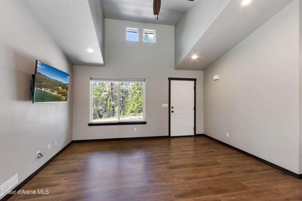 Photo of 1279 Gypsy Bay Rd, Sagle, ID 83860 (MLS # 26-2963)