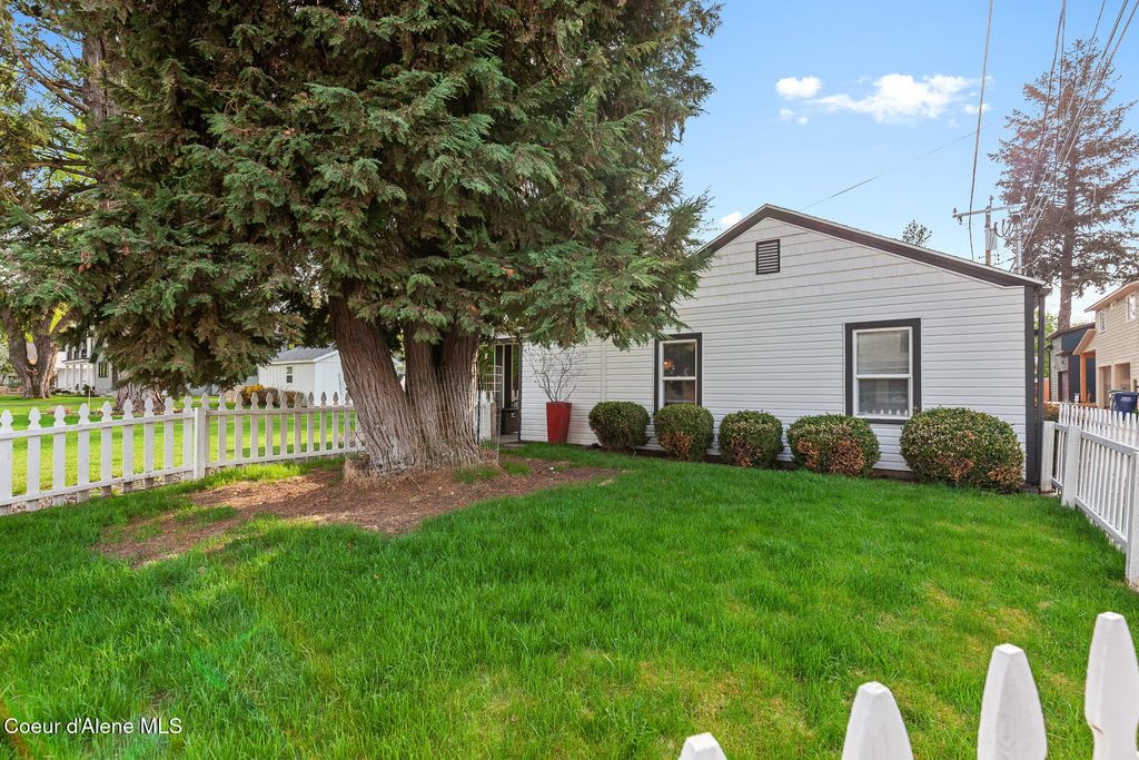 Photo of 1511 Mullan Ave, Coeur dAlene, ID 83814 (MLS # 26-1157)