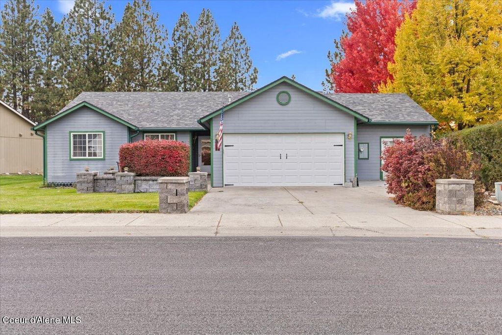 Photo of 2109 Stagecoach Dr, Post Falls, ID 83854 (MLS # 25-10556)