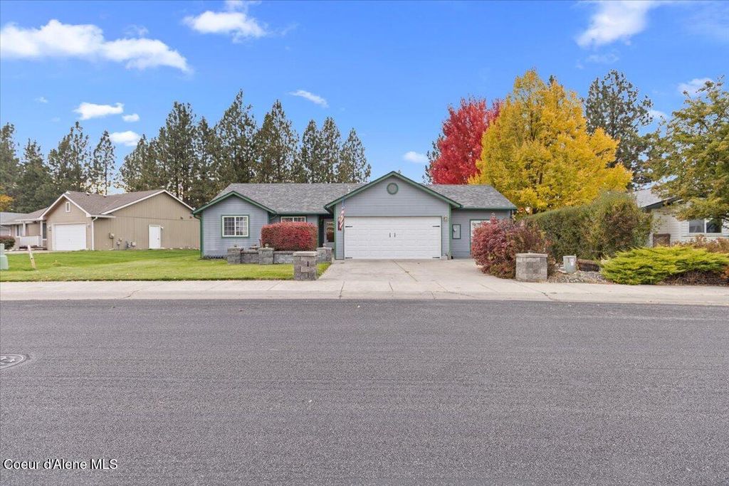 Photo of 2109 Stagecoach Dr, Post Falls, ID 83854 (MLS # 25-10556)