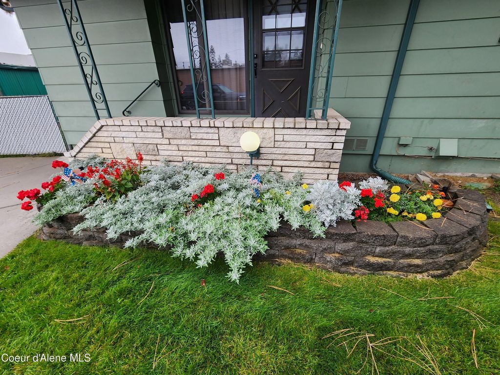 Photo of 212 MULLAN, Post Falls, ID 83854 (MLS # 25-10260)