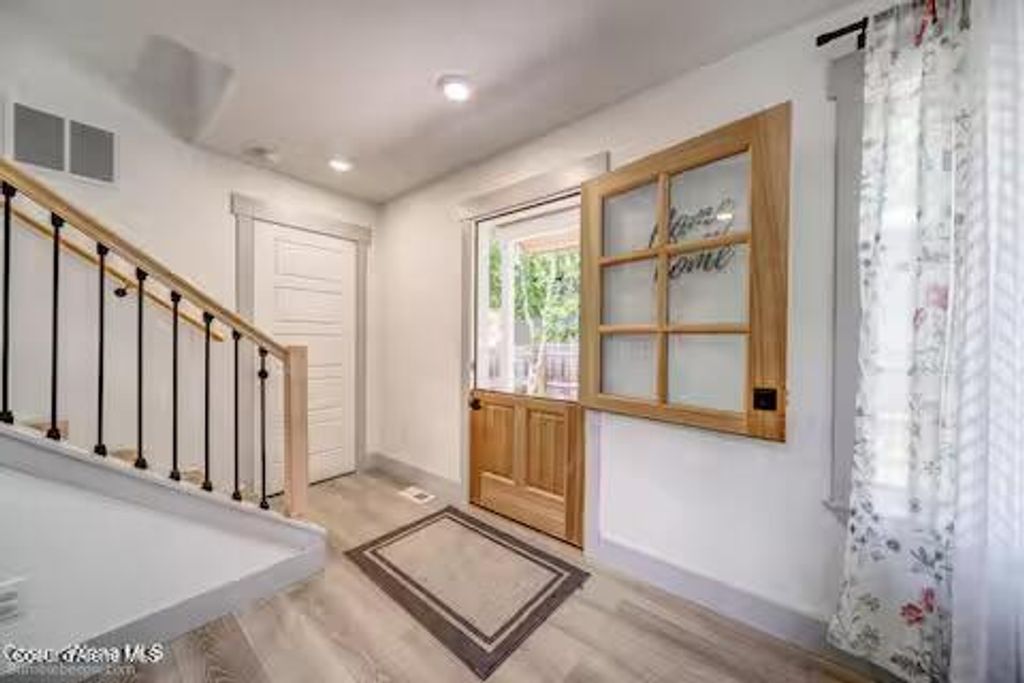 Photo of 1012 D St, Coeur dAlene, ID 83814 (MLS # 26-5277)