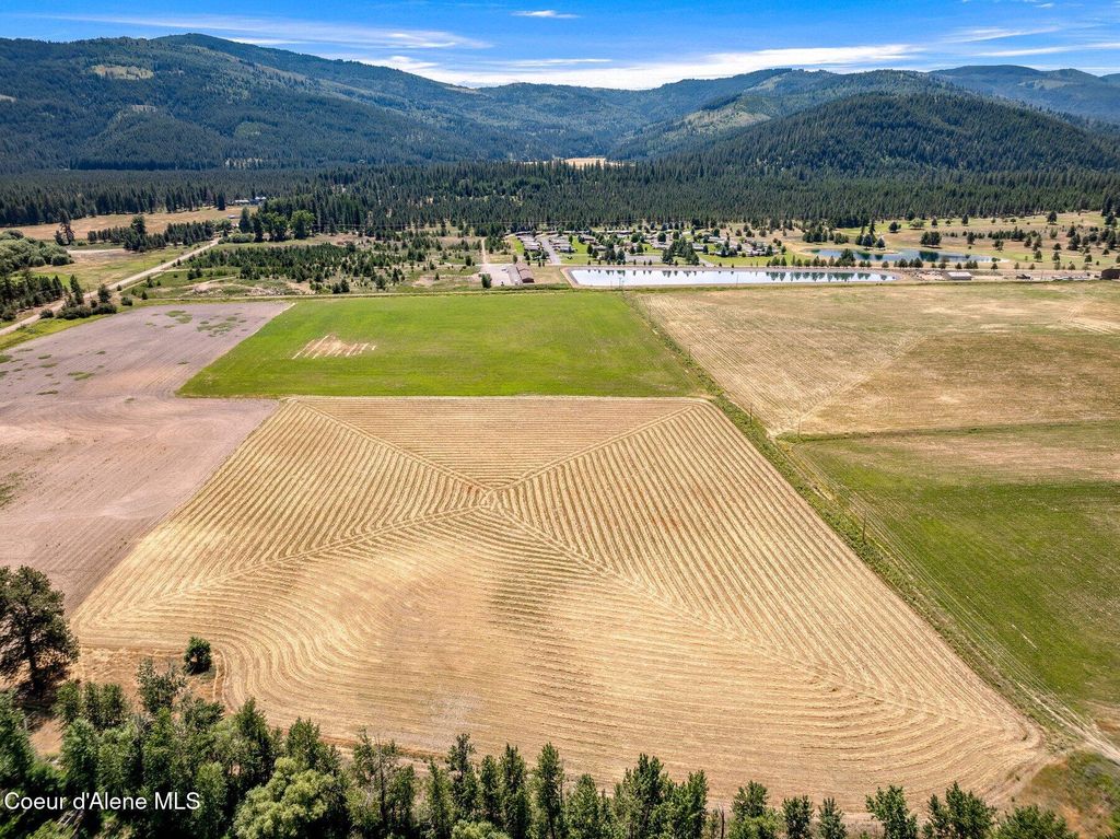 Photo of 210 Rusho Lane Ln, Blanchard, ID 83804 (MLS # 25-8155)