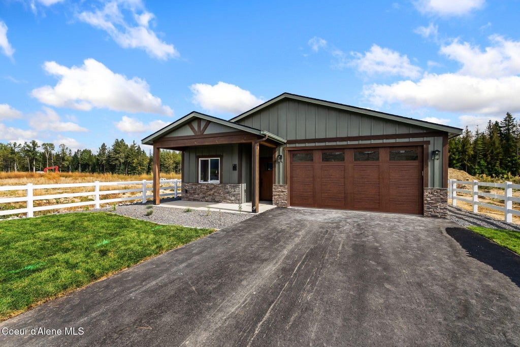 Photo of 191 Backtrack Rd Rd, Sandpoint, ID 83864 (MLS # 26-10010)