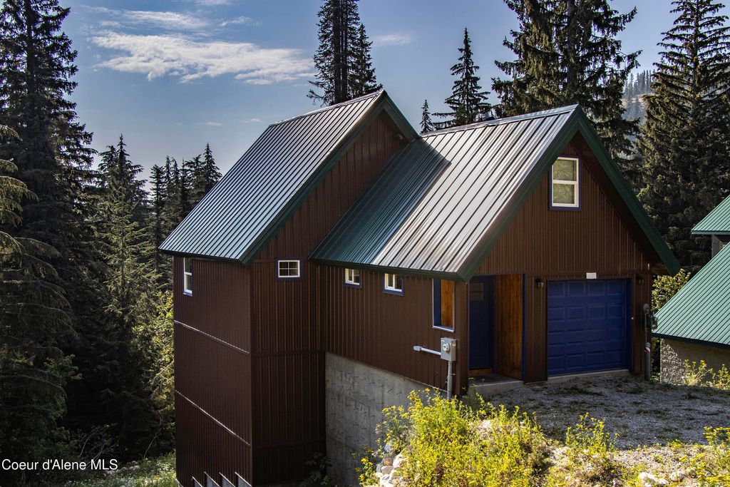 Photo of 205 Ullr Dr, Sandpoint, ID 83864 (MLS # 25-9024)