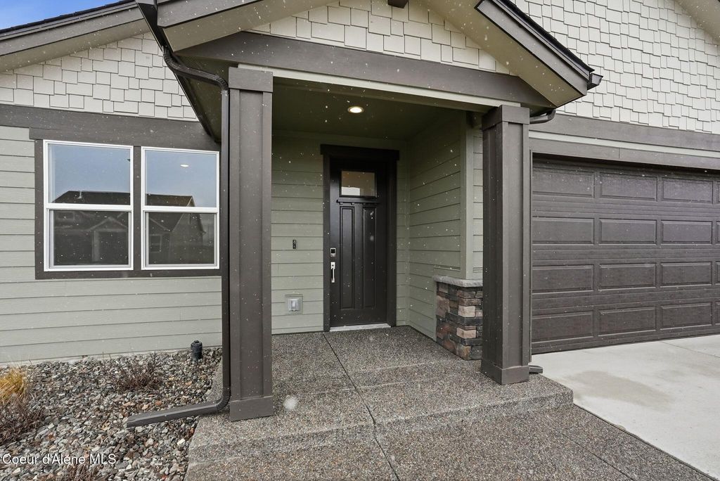 Photo of 6724 Coeur Terre Blvd, Coeur dAlene, ID 83815 (MLS # 26-3793)