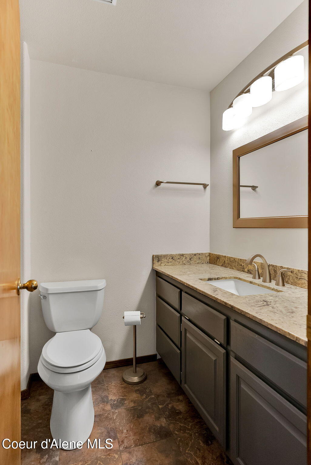 7776 N Valley St, Dalton Gardens, Alaska image 30