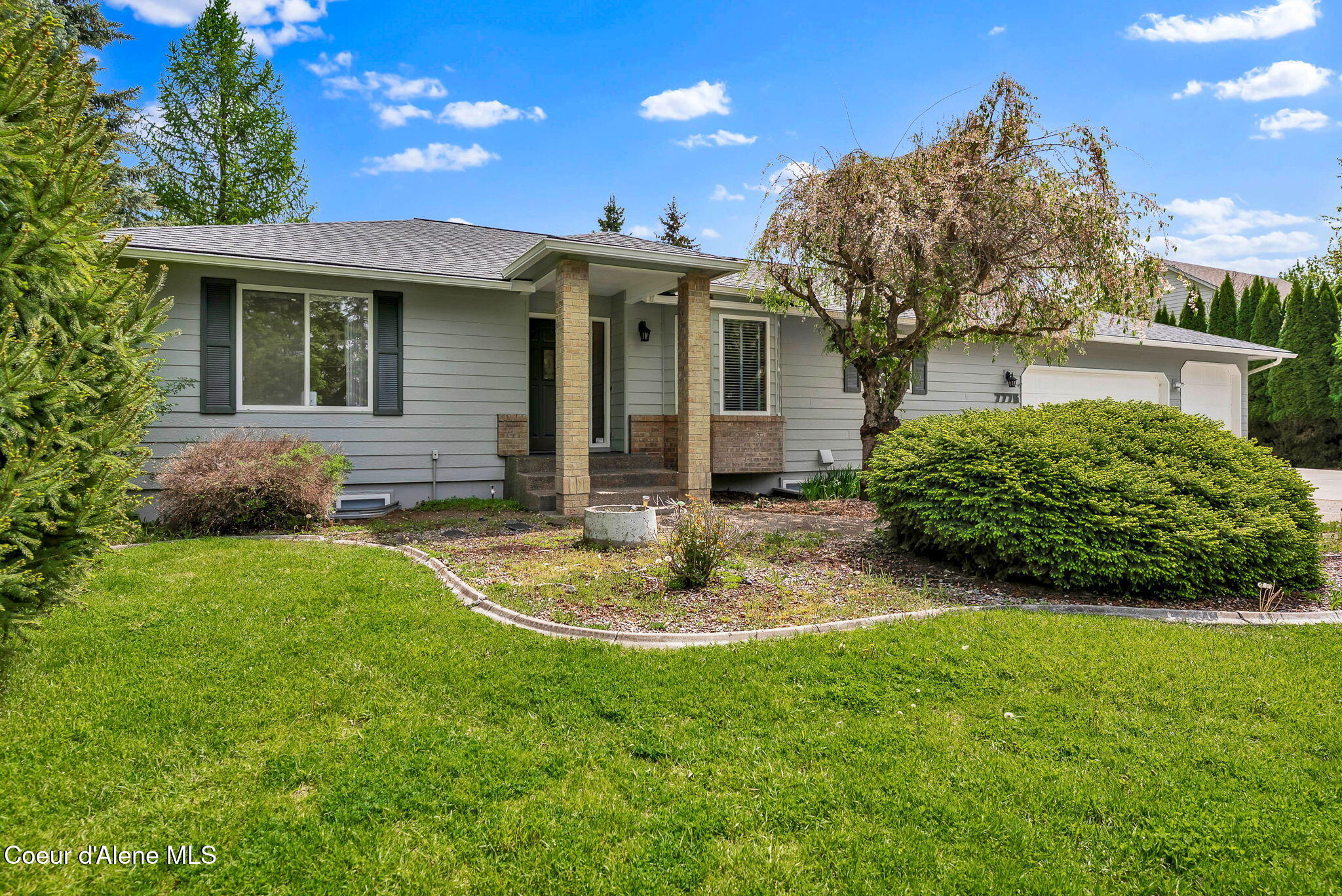 7776 N Valley St, Dalton Gardens, Alaska image 1