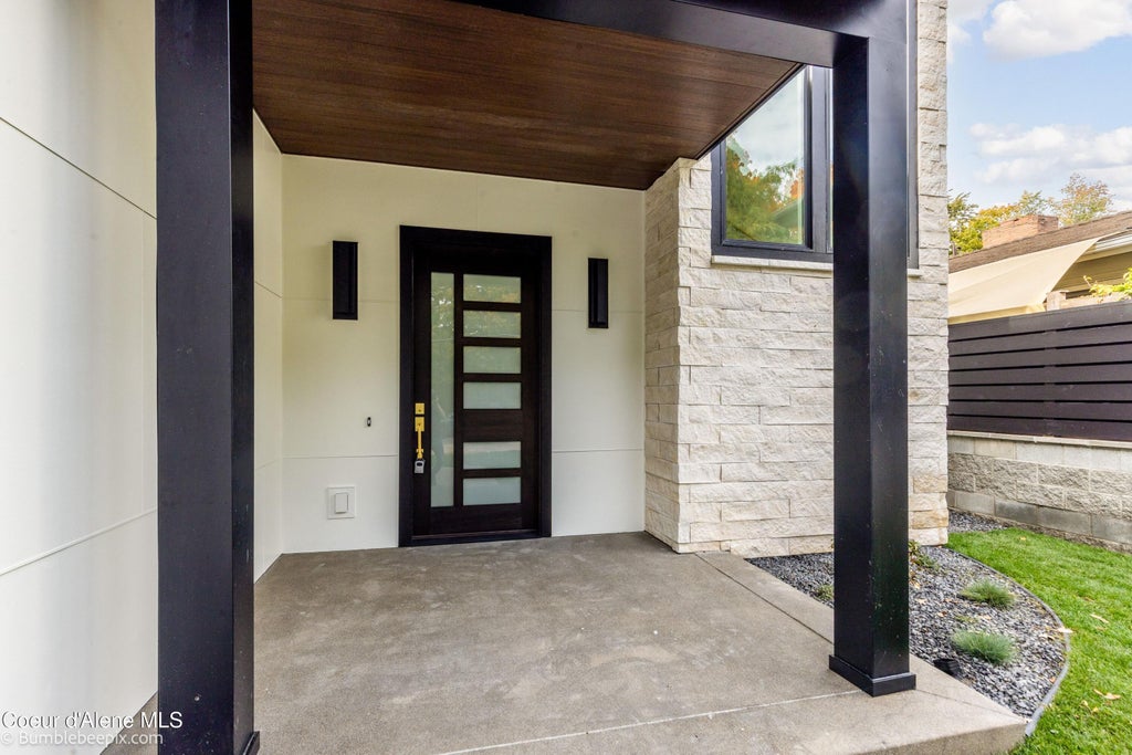 Photo of 805 12th ST, Coeur dAlene, ID 83814 (MLS # 26-10413)