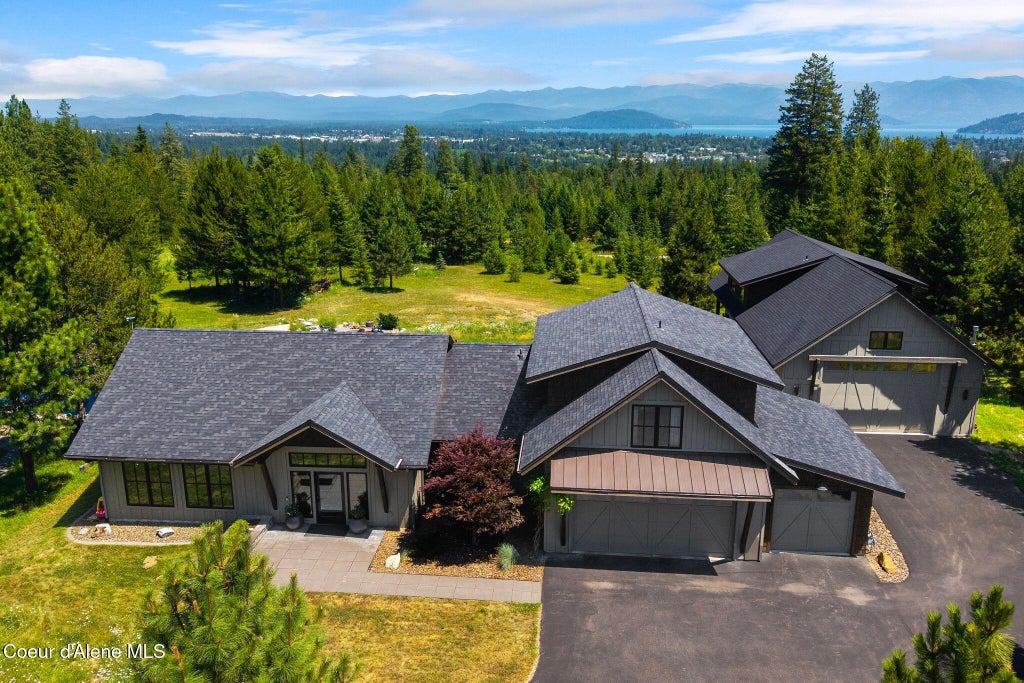 Photo of 417 Ravenwood DR, Sandpoint, ID 83864 (MLS # 26-8945)