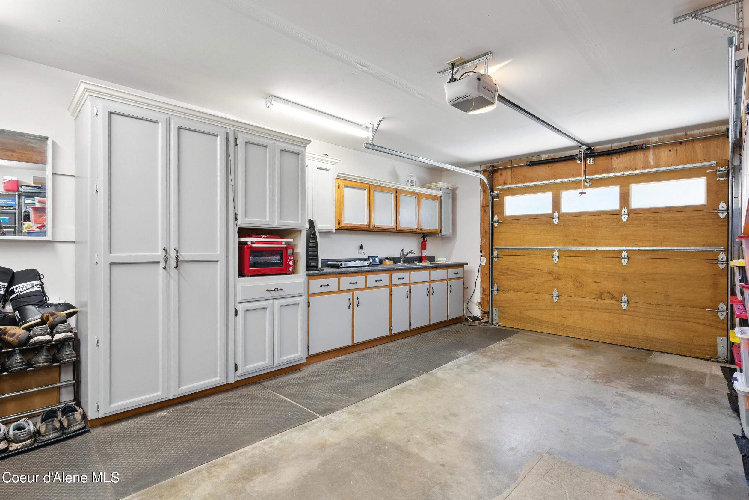 Sandpoint, Idaho, 83864, United States, 4 Bedrooms Bedrooms, ,3 BathroomsBathrooms,Residential,Active,2027775