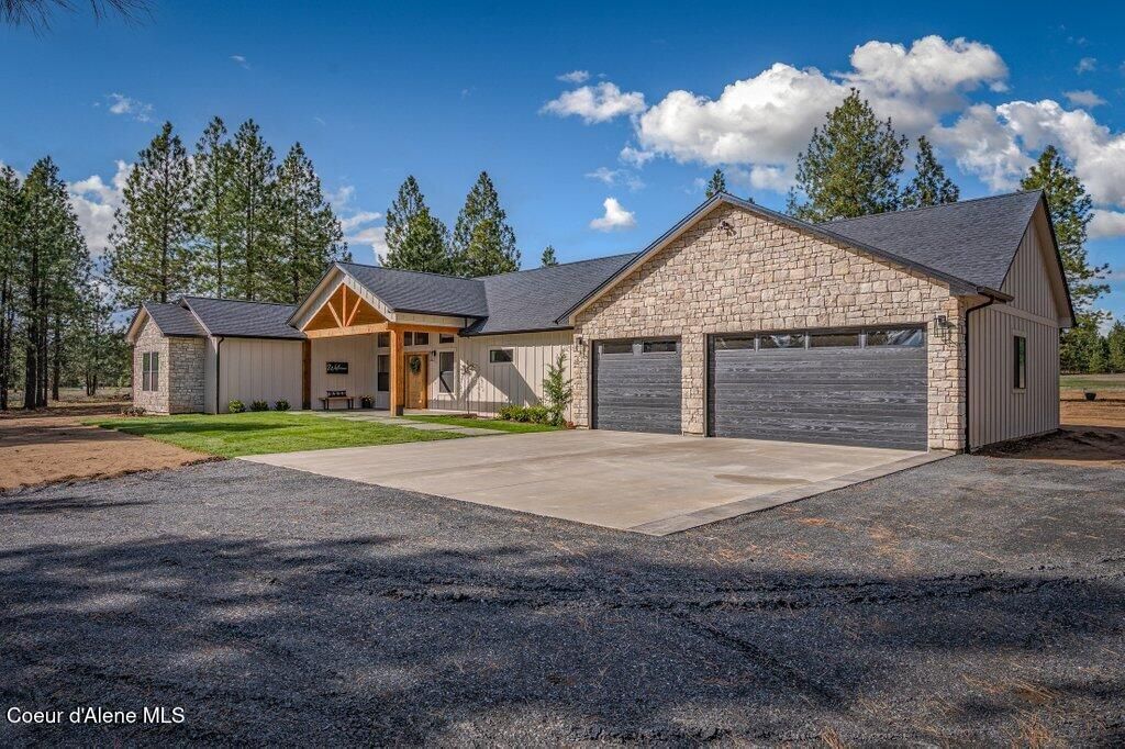 Photo of 1262 Findley Ln, Deer Park, WA 99006 (MLS # 26-2211)
