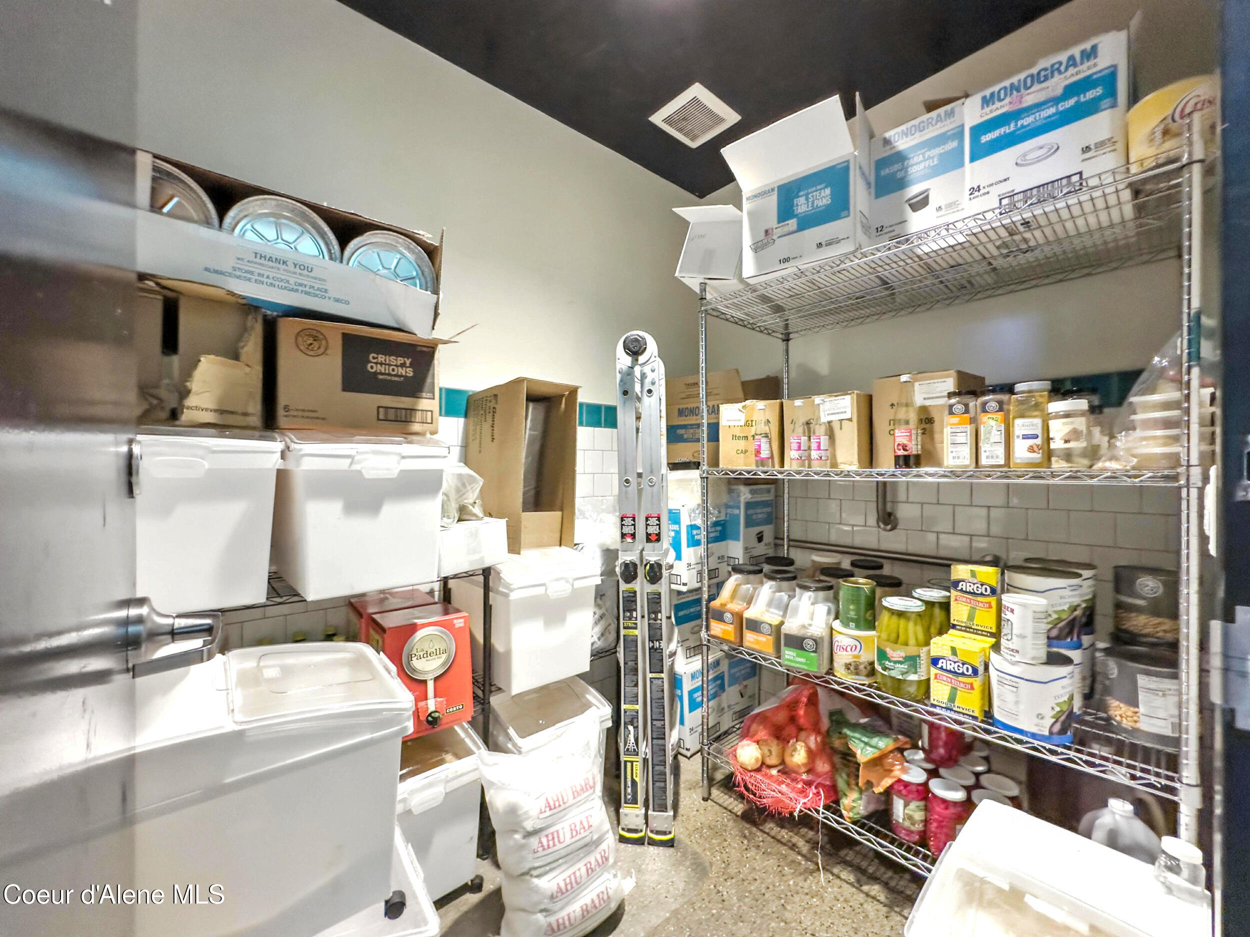 Ponderay, Idaho 83852, United States, ,Commercial,Active,171356