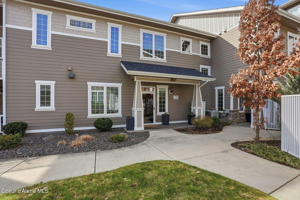 Photo of 4449 Greenchain Loop #APT 6, Coeur dAlene, ID 83814 (MLS # 26-1911)
