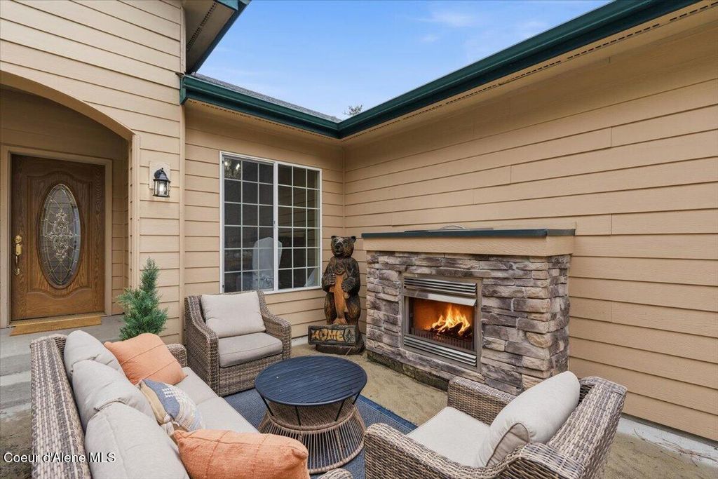 Photo of 18321 Rice Ave, Hauser, ID 83854 (MLS # 26-2524)