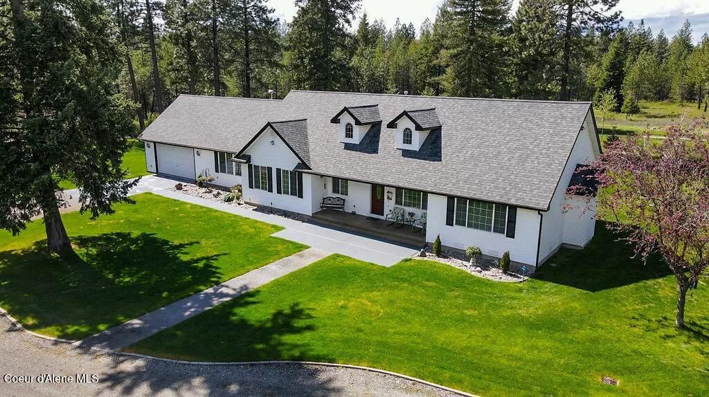 Photo of 30607 PHEASANT RUN Ct, Athol, ID 83801 (MLS # 25-2403)