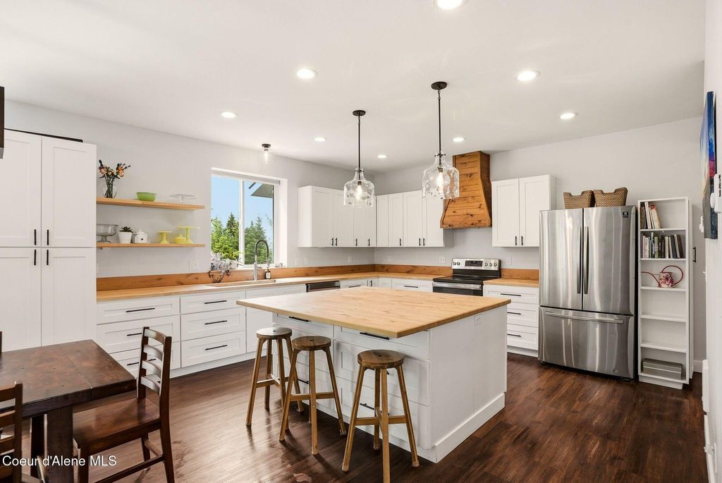 Photo of 170 Michael LN, Sandpoint, ID 83864 (MLS # 26-6054)