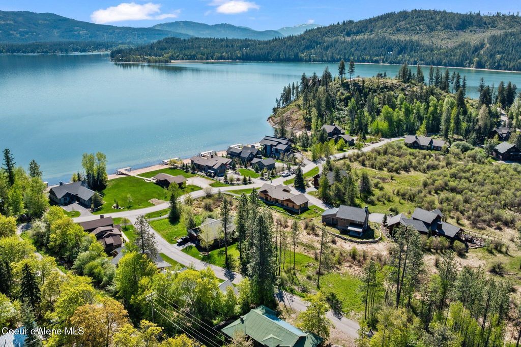 Photo of 306 Eskridge Place Place, Dover, ID 83825 (MLS # 26-5927)