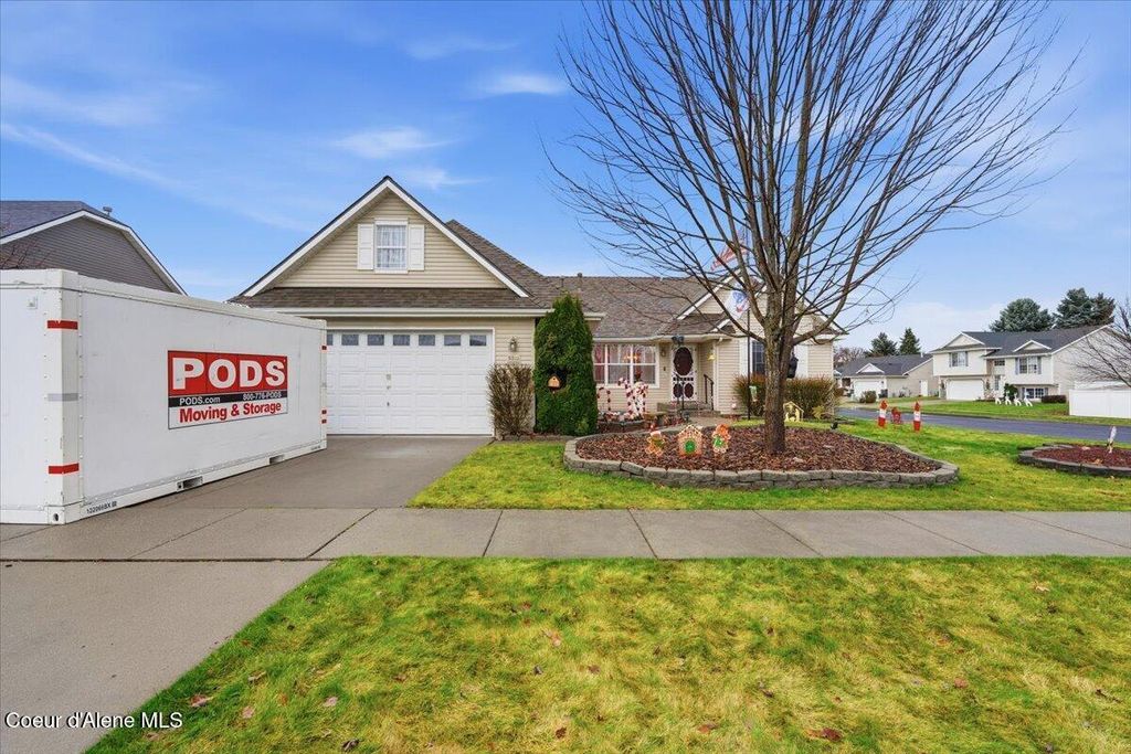 Photo of 8300 AINSWORTH Dr, Hayden, ID 83835 (MLS # 25-11547)