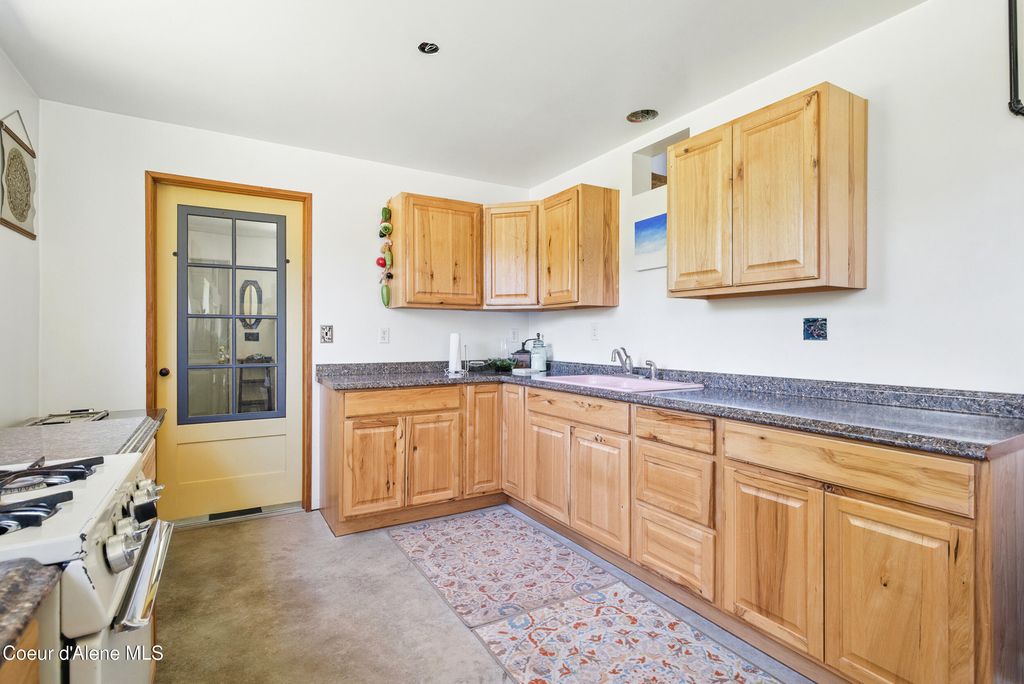 Photo of 670 Sunset Rd, Athol, ID 83801 (MLS # 25-7747)