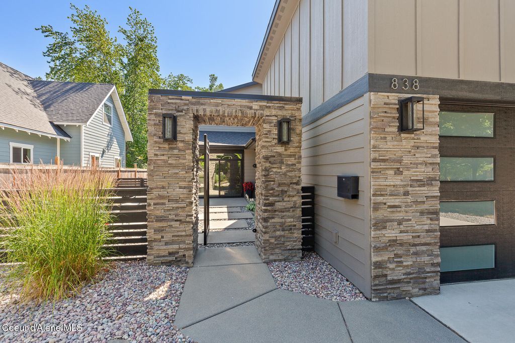 Photo of 838 GOVERNMENT Way, Coeur dAlene, ID 83814 (MLS # 26-2779)