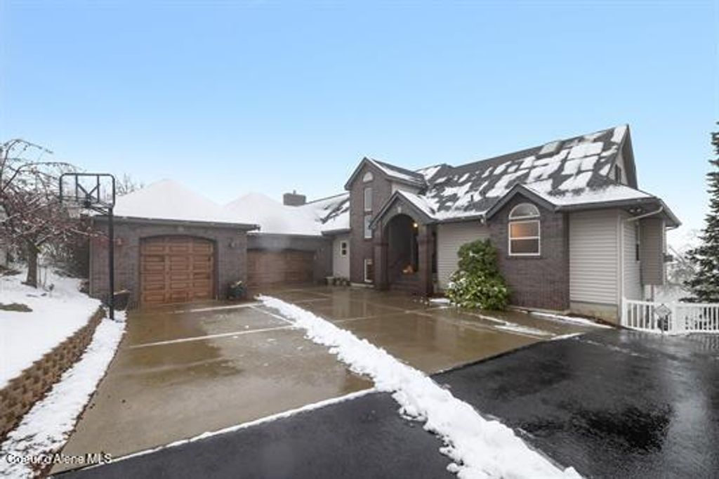 Photo of 6011 JOSEPH Ln, Spokane, WA 99217 (MLS # 25-11464)